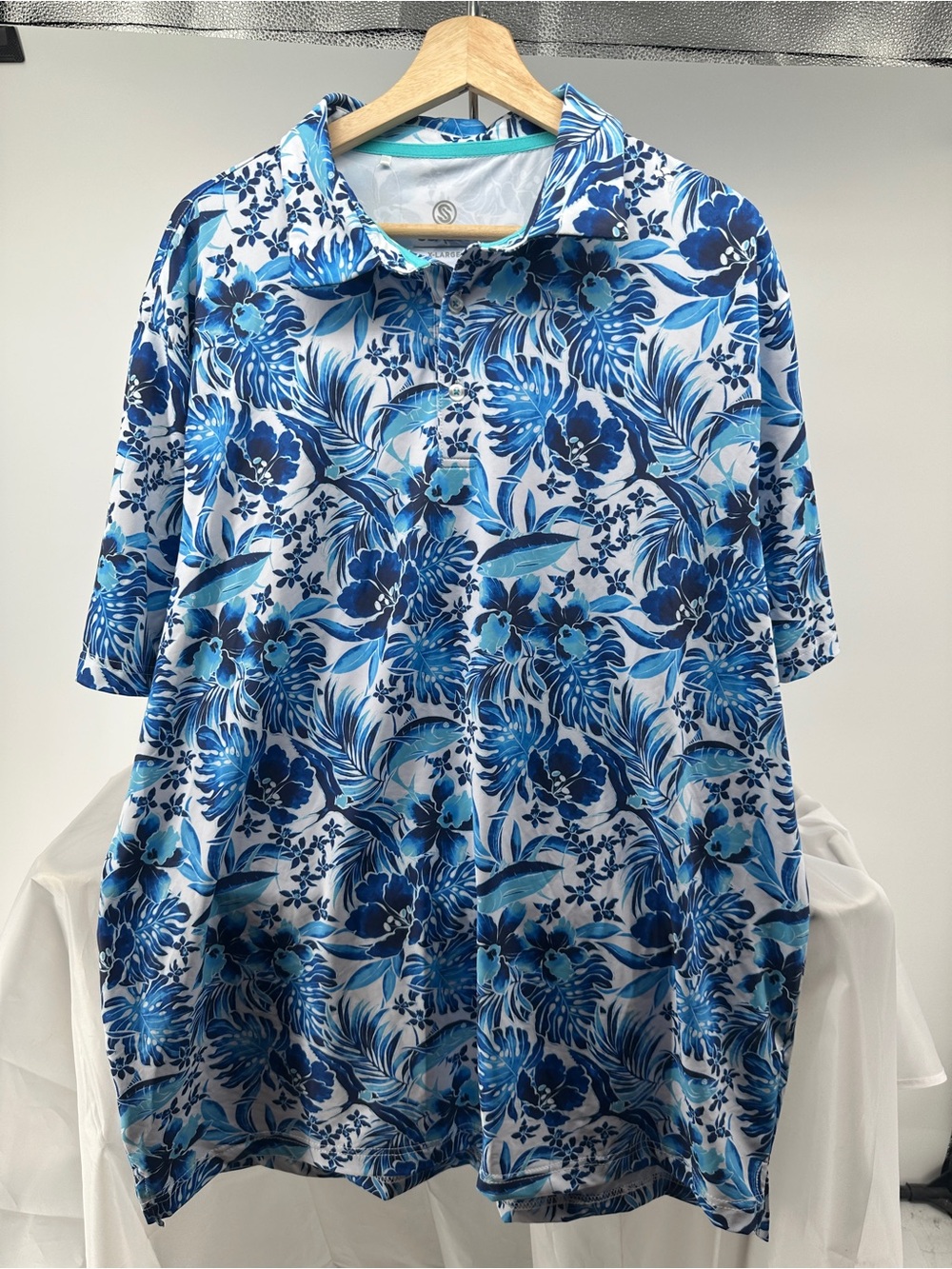 NWT Scales TUNA PARADISE POLO